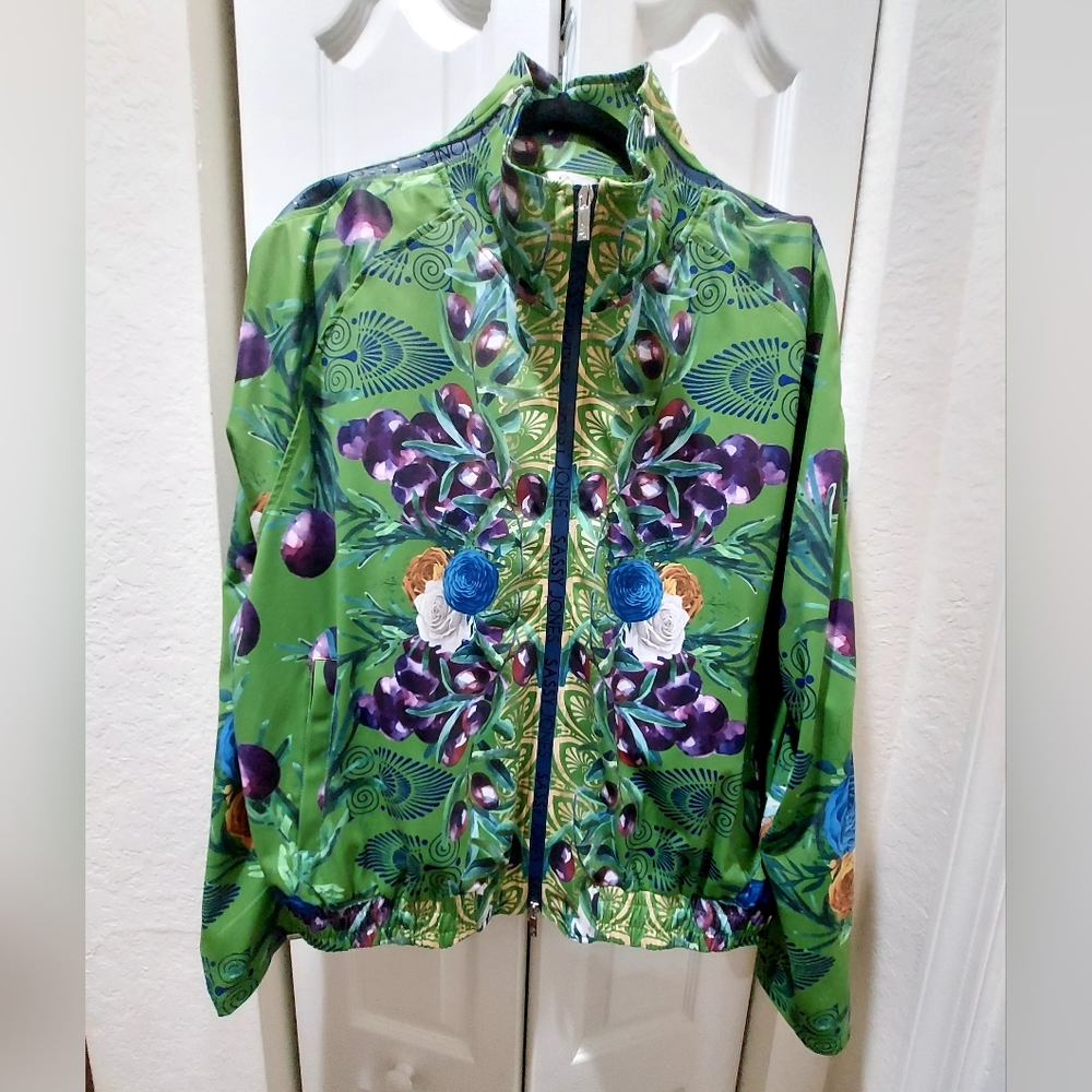 Olive Grove Ulana jogger w/ style idea picture.  Rare RTW Find.